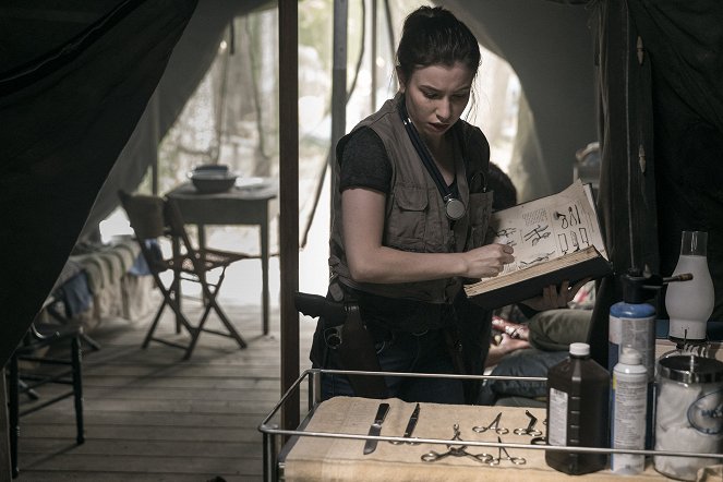 Walking Dead - Silta - Kuvat elokuvasta - Katelyn Nacon