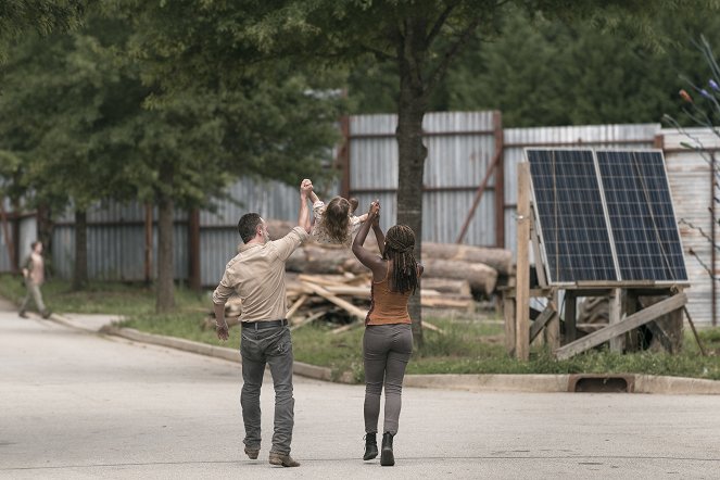 The Walking Dead - Warning Signs - Photos