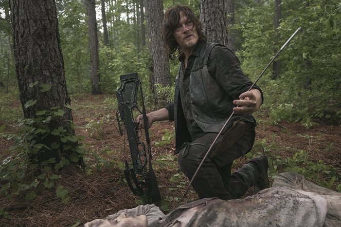 The Walking Dead - Warning Signs - Photos - Norman Reedus