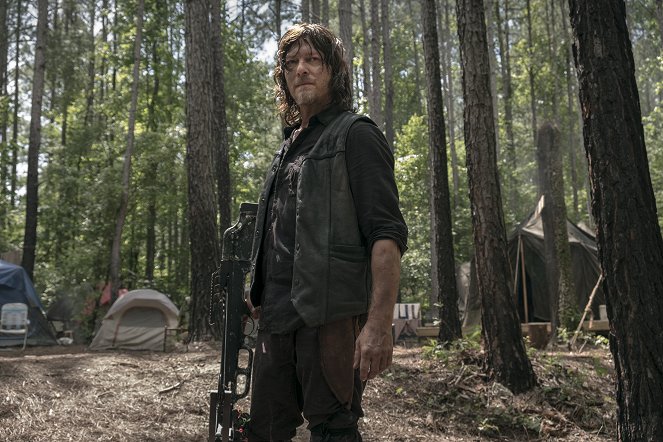 The Walking Dead - Warning Signs - Photos - Norman Reedus