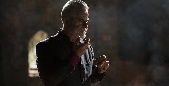 A Discovery of Witches - Episode 6 - Photos - Trevor Eve