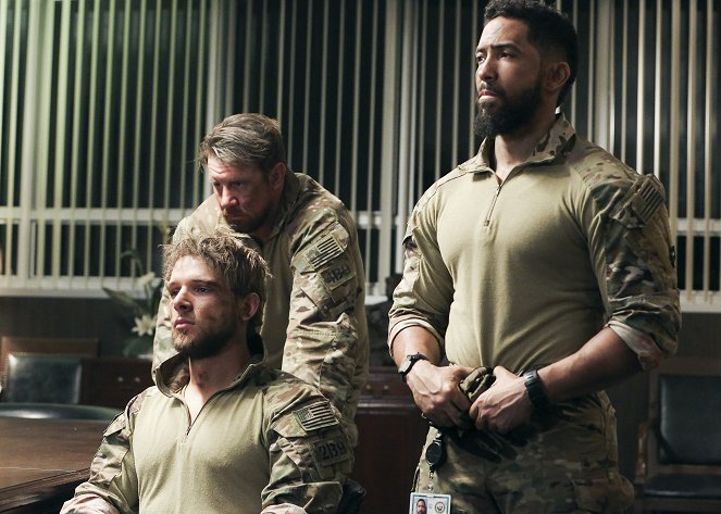 SEAL Team - La Chute de l'aigle - Film - Max Thieriot, Tyler Grey, Neil Brown Jr.