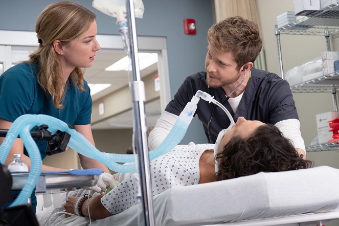 Atlanta Medical - Berufsrisiko - Filmfotos - Emily VanCamp, Matt Czuchry