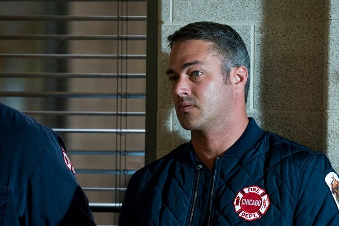 Chicago Fire - All The Proof - Van film - Taylor Kinney