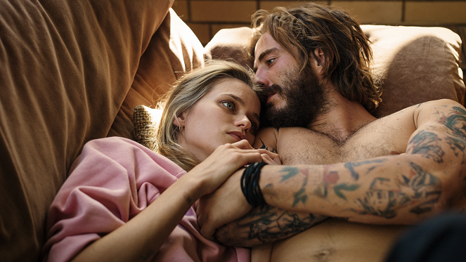 One Percent - Streets of Anarchy - Filmfotos - Abbey Lee, Ryan Corr