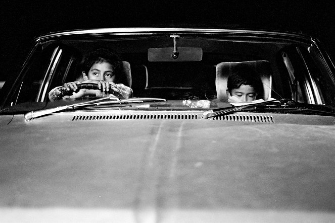 Two Cars, One Night - Filmfotók