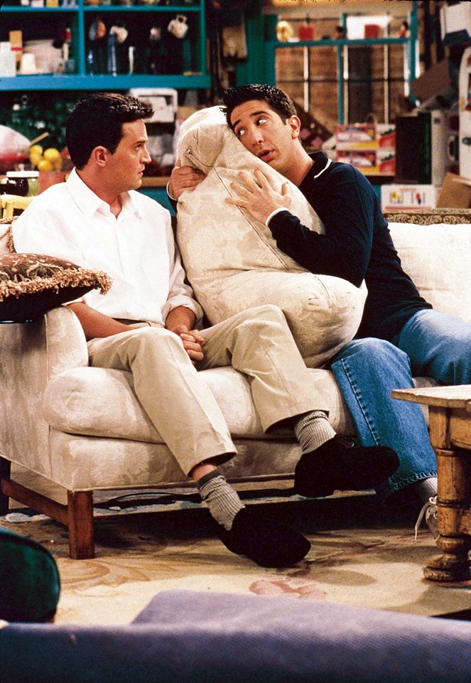 Friends - Season 3 - Celui qui avait la technique du calin - Film - Matthew Perry, David Schwimmer