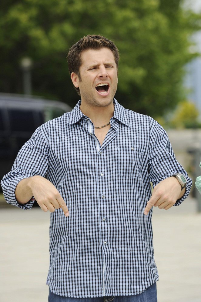 Psych - Season 4 - The Devil Is in the Details... And the Upstairs Bedroom - Photos - James Roday Rodriguez