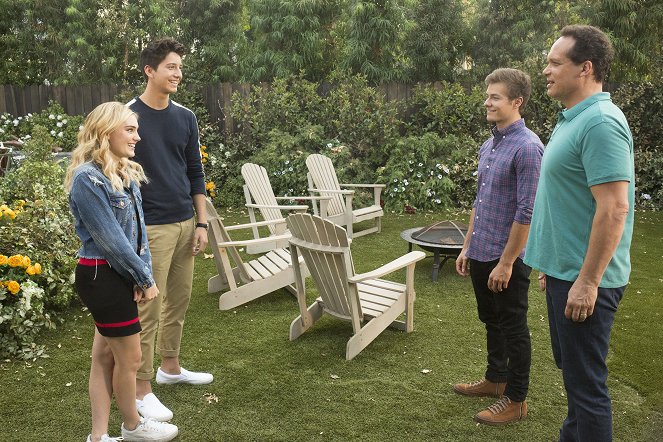 American Housewife - Les Ennemies jurées - Film - Meg Donnelly, Milo Manheim, Peyton Meyer, Diedrich Bader