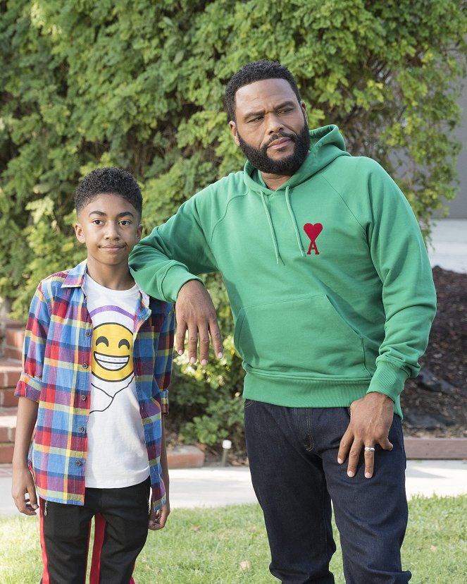 Black-ish - Season 5 - Don't You Be My Neighbor - Photos - Miles Brown, Anthony Anderson