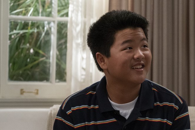 Fresh Off the Boat - The Hand That Sits the Cradle - Photos - Hudson Yang