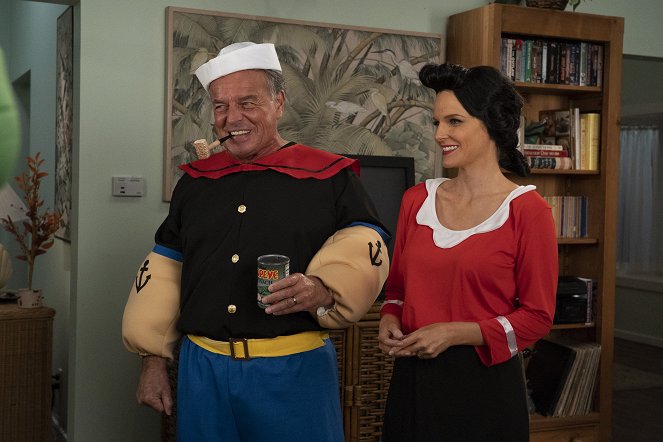 Fresh Off the Boat - Workin' the 'Ween - Do filme - Ray Wise, Chelsey Crisp