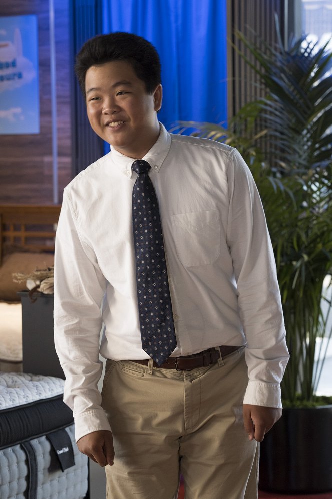 Fresh Off the Boat - Workin' the 'Ween - Photos - Hudson Yang