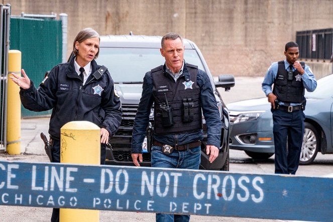 Policie Chicago - Trigger - Z filmu - Amy Morton, Jason Beghe