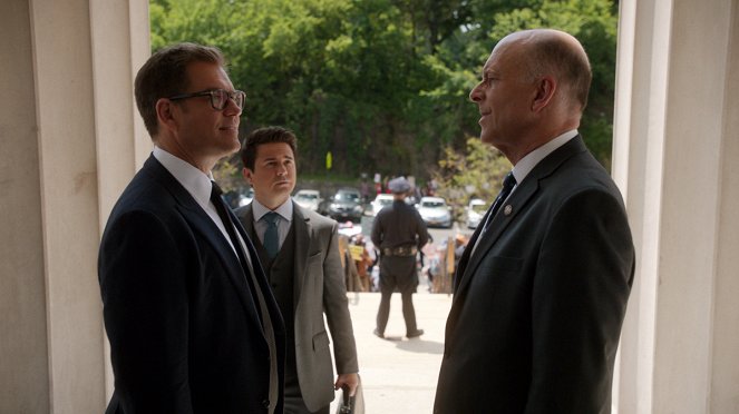 Bull - Excessive Force - Photos - Michael Weatherly, Freddy Rodríguez