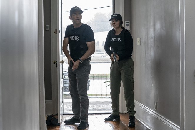 NCIS: New Orleans - Season 5 - Diplomatic Immunity - Filmfotók - Lucas Black, Vanessa Ferlito