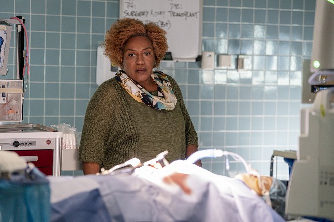 NCIS: New Orleans - Pound of Flesh - Photos - CCH Pounder
