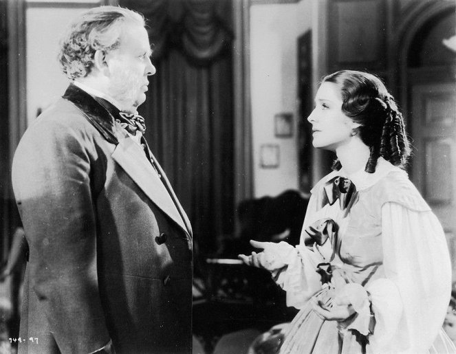 Las vírgenes de Wimpole Street - De la película - Charles Laughton, Norma Shearer