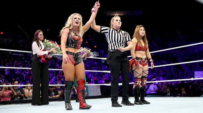WWE Evolution - Photos - Stephanie McMahon, Toni Rossall, Masami Odate