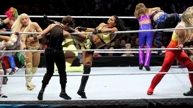 WWE Evolution - Photos - Amanda Saccomanno, Daria Berenato
