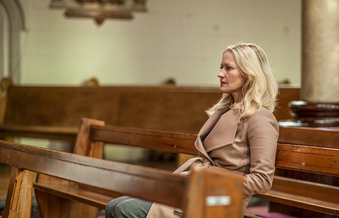 Broken - Episode 4 - Photos - Paula Malcomson