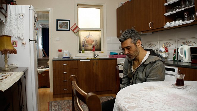 Kadın - Season 2 - Episode 5 - Kuvat elokuvasta - Caner Cindoruk