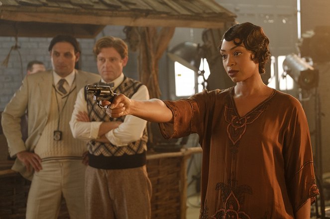 Frankie Drake Mysteries - Out of Focus - Photos - Chantel Riley