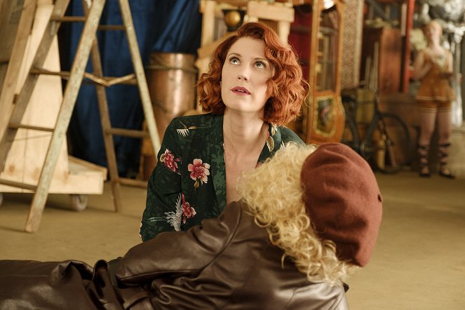 Frankie Drake Mysteries - Out of Focus - Photos - Lauren Lee Smith