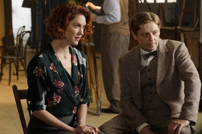 Frankie Drake Mysteries - Out of Focus - Do filme - Lauren Lee Smith