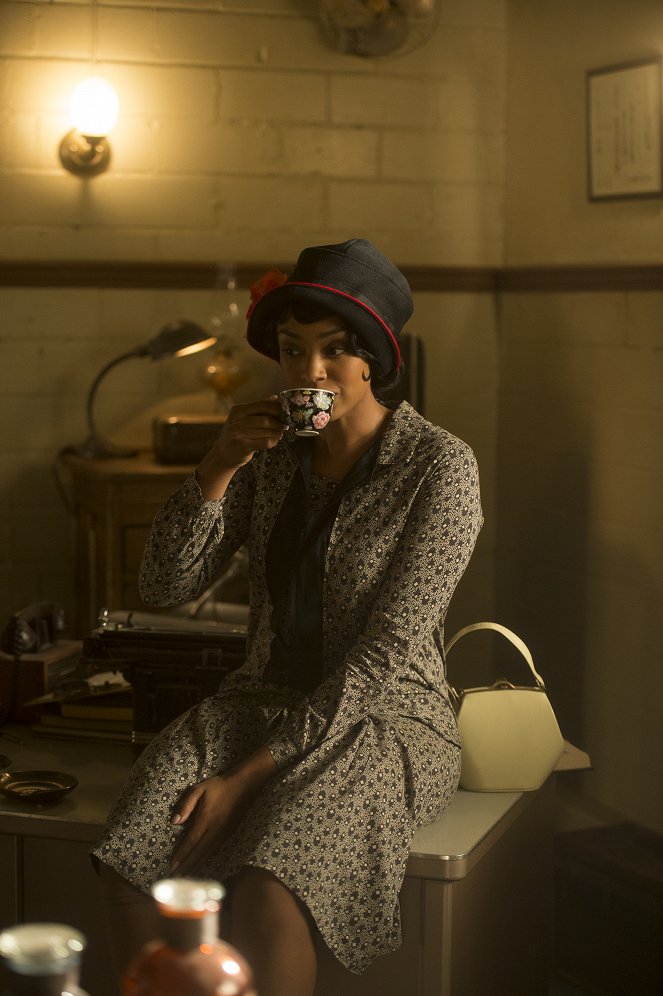 Frankie Drake rejtélyek - Kötelékek - Filmfotók - Chantel Riley