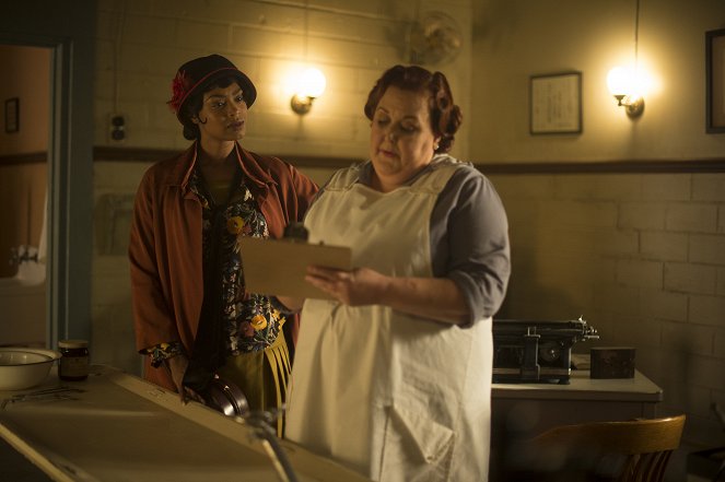 Frankie Drake Mysteries - Ties that Bind - Filmfotos - Chantel Riley