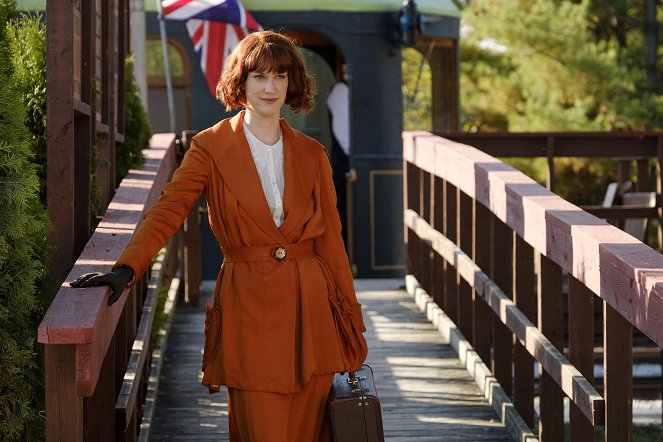 Frankie Drake Mysteries - Once Burnt Twice Spied - Photos - Lauren Lee Smith