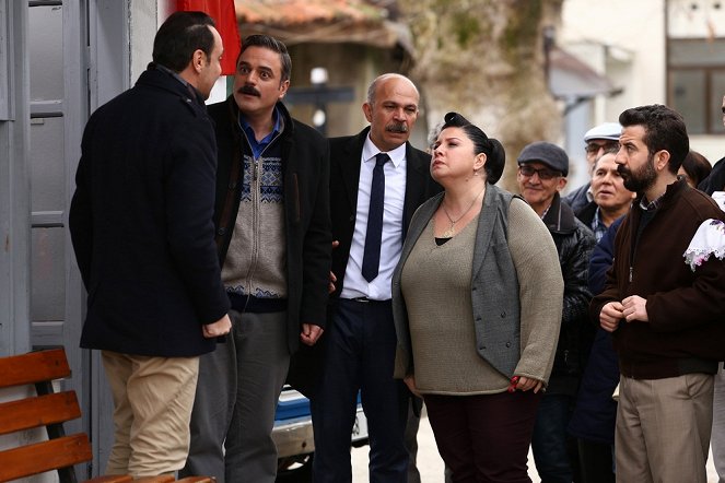 Kalk Gidelim - Episode 15 - Photos - Ufuk Özkan, Emin Gürsoy, Aslı Omağ, Kerim Yağcı