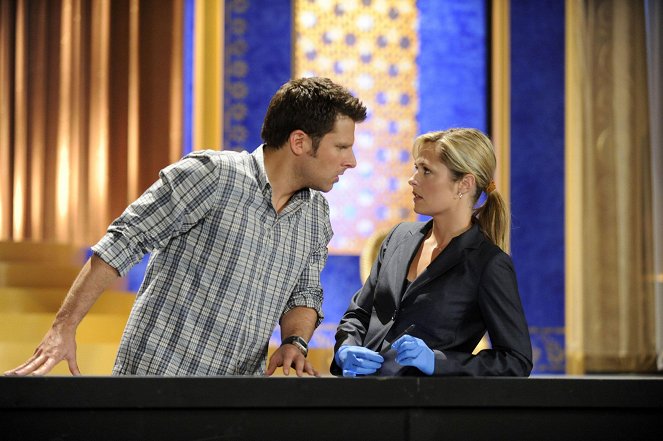 Psych - Bollywood Homicide - Photos - James Roday Rodriguez, Maggie Lawson