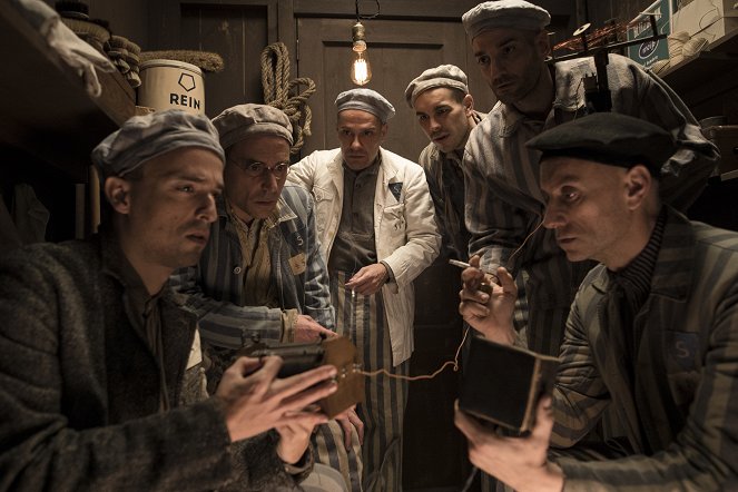 El fotógrafo de Mauthausen - De la película - Mario Casas, Alain Hernández