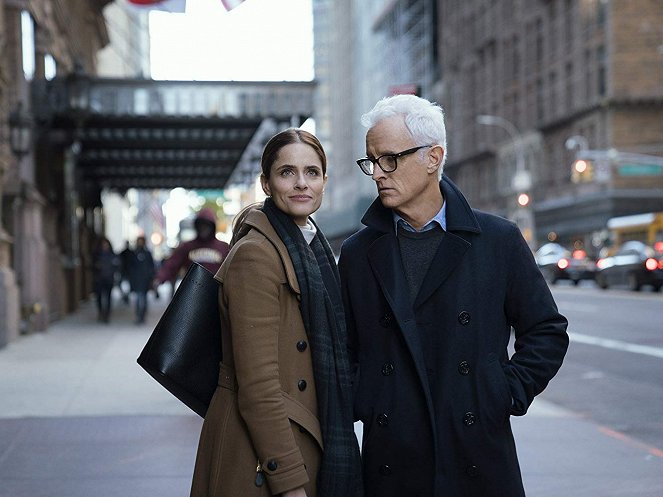 The Romanoffs - Expectation - Kuvat elokuvasta - Amanda Peet, John Slattery