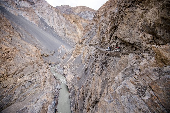 Bergwelten - Karakorum - Auf Skiern ins Ungewisse - Kuvat elokuvasta
