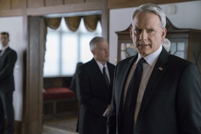 House of Cards - Chapter 69 - Photos - Campbell Scott