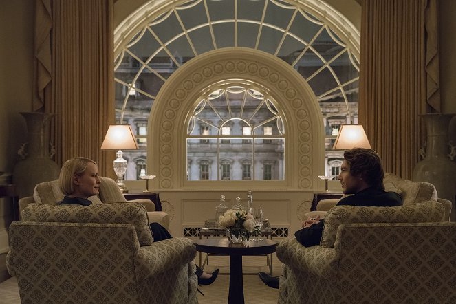 House of Cards - Chapter 70 - Photos - Robin Wright, Cody Fern