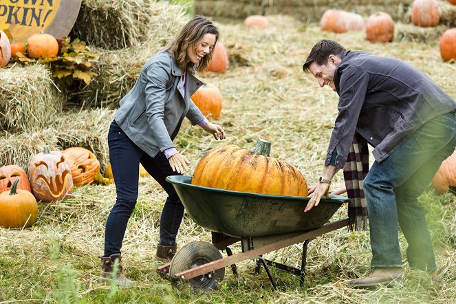 October Kiss - Photos - Ashley Williams, Sam Jaeger