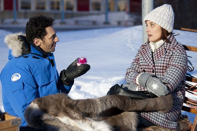 Coup de Foudre à Noël - Van film - Tomer Sisley, Julie De Bona