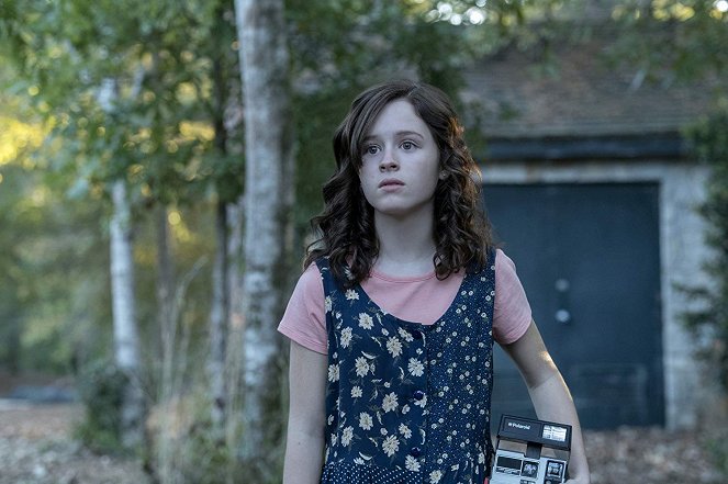 The Haunting - The Haunting of Hill House - Open Casket - Photos - Lulu Wilson