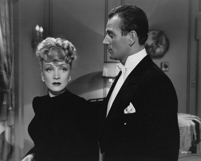 Marlene Dietrich, John Wayne