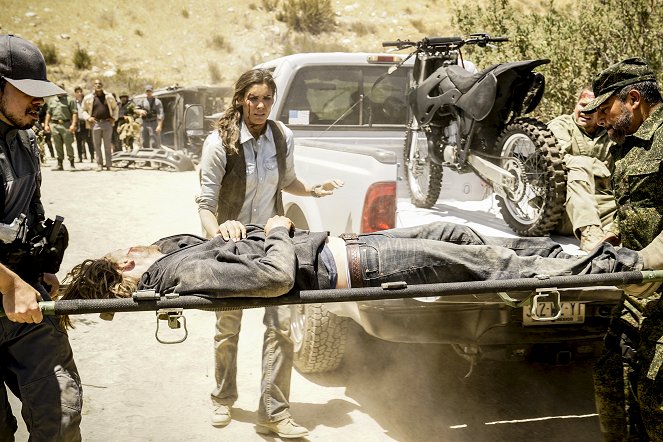 NCIS : Los Angeles - Season 10 - To Live and Die in Mexico - Film - Daniela Ruah