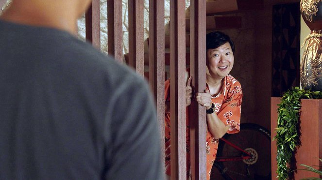 Magnum P.I. - The Woman Who Never Died - Photos - Ken Jeong