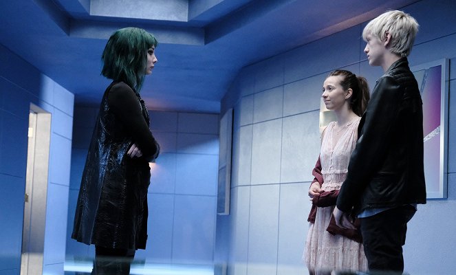 The Gifted - Season 2 - afterMath - Photos - Emma Dumont, Percy Hynes White