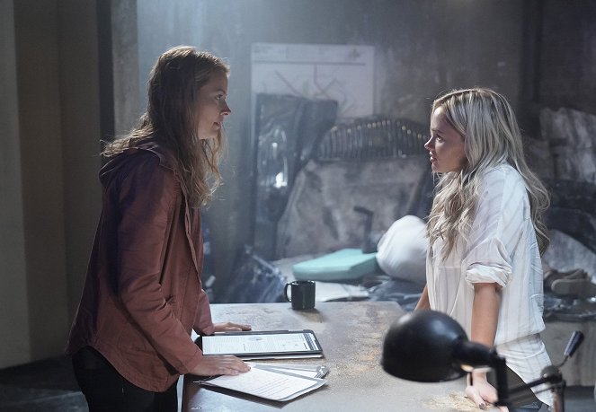 The Gifted - no Mercy - Photos - Amy Acker, Natalie Alyn Lind