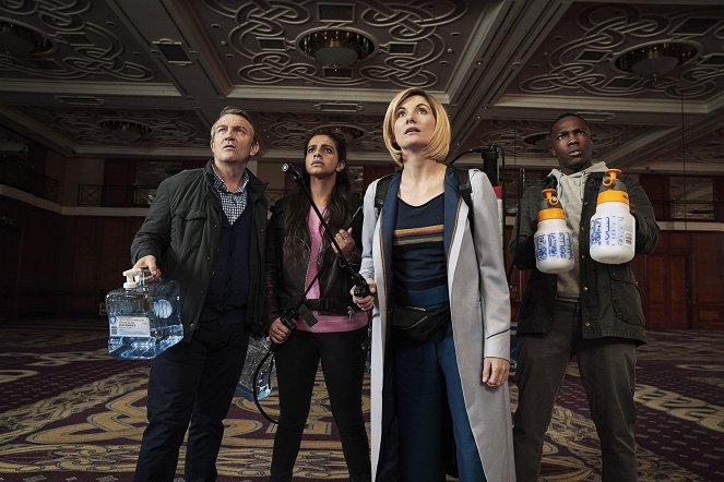 Doctor Who - Season 11 - Arachnids in the UK - Photos - Bradley Walsh, Mandip Gill, Jodie Whittaker, Tosin Cole