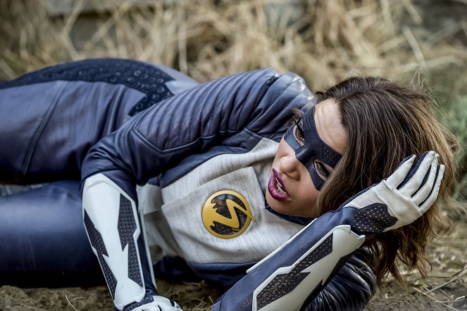 The Flash - Season 5 - The Death of Vibe - Photos - Jessica Parker Kennedy
