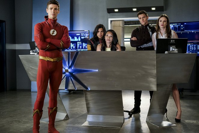 The Flash - The Death of Vibe - Photos - Grant Gustin, Carlos Valdes, Candice Patton, Hartley Sawyer, Danielle Panabaker